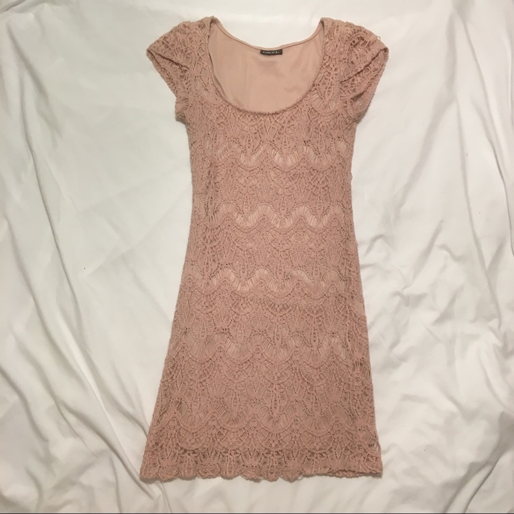Pink lace bodycon dress